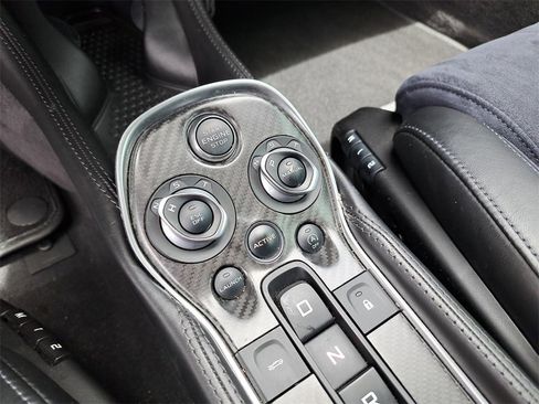 Used 2017 McLaren 570S Base image 21