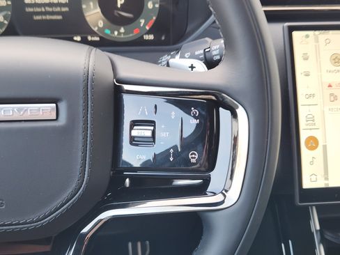 New 2026 Land Rover Range Rover Velar Dynamic SE image 29