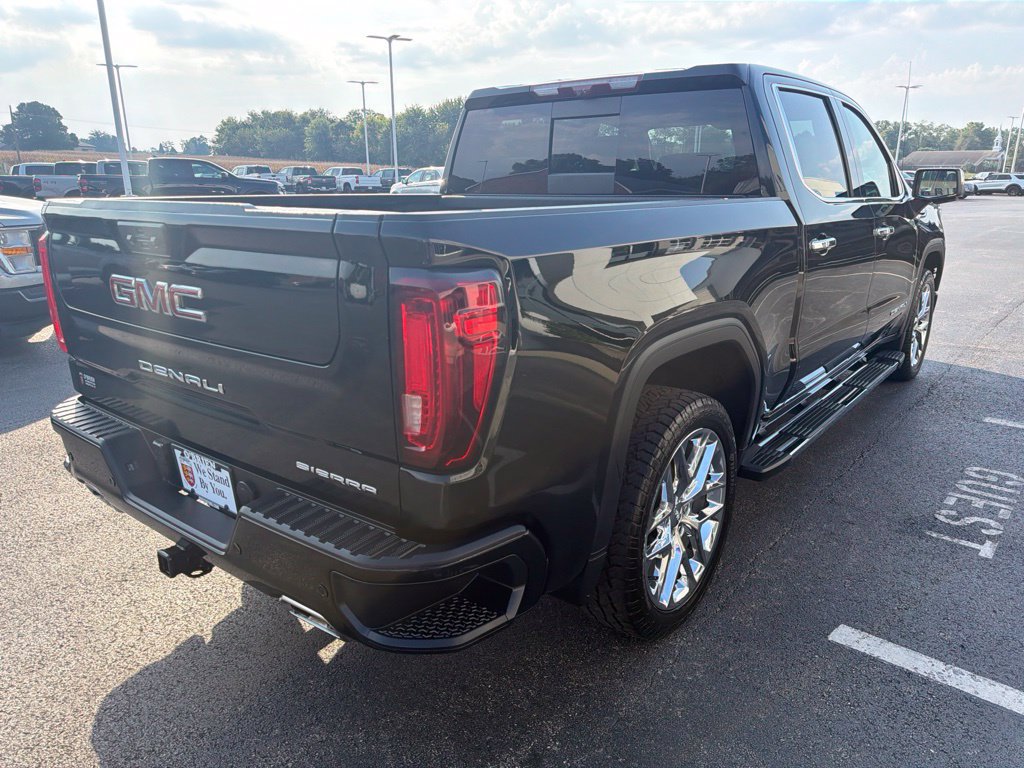 Used 2022 GMC Sierra 1500 Denali w/ Technology Package AWD/4WD image 5