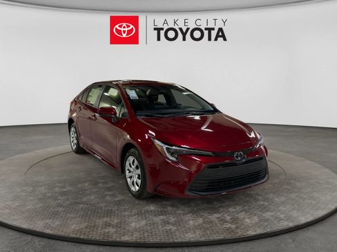 Used 2026 Toyota Corolla LE FWD image 12