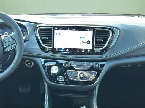 New 2026 Chrysler Pacifica Limited w/ S Appearance Package FWD image 26