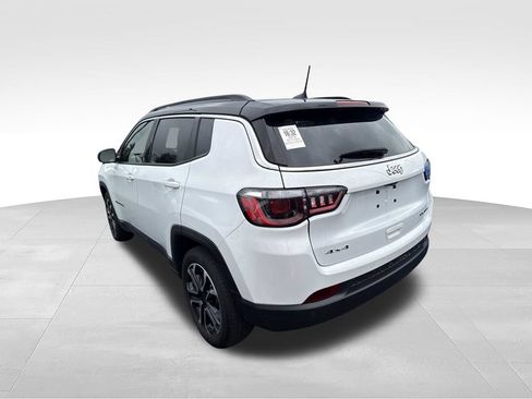 Used 2023 Jeep Compass Limited AWD/4WD image 5