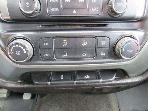 Used 2018 Chevrolet Silverado 1500 LT AWD/4WD image 17