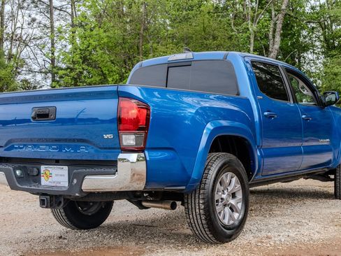 Used 2018 Toyota Tacoma SR5 image 5
