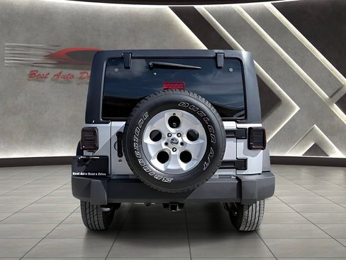 Used 2012 Jeep Wrangler Unlimited Sport AWD/4WD image 6