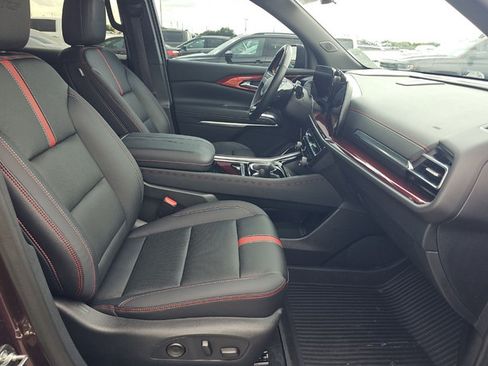 Used 2024 Chevrolet Traverse RS w/ LPO, Floor Liner Package FWD image 17