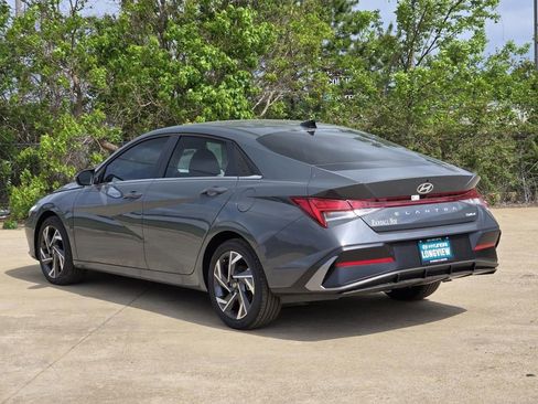 New 2026 Hyundai Elantra Limited FWD image 3