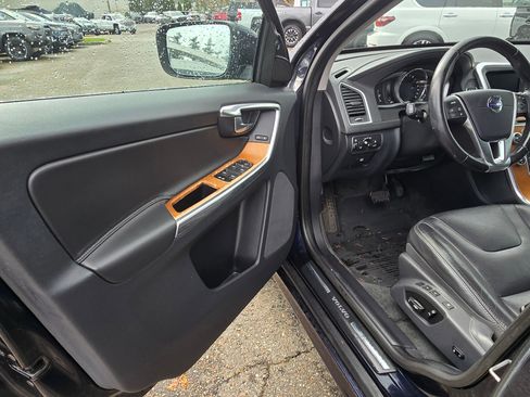 Used 2017 Volvo XC60 T6 Inscription w/ Preferred Option Package image 21