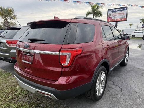 Used 2017 Ford Explorer XLT w/ Equipment Group 202A image 5