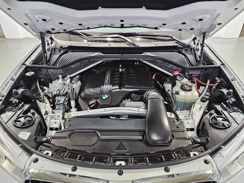 Used 2019 BMW X6 xDrive35i w/ M Sport Package image 9