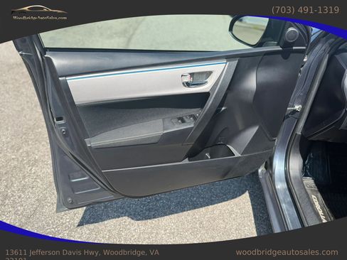 Used 2016 Toyota Corolla LE FWD image 9