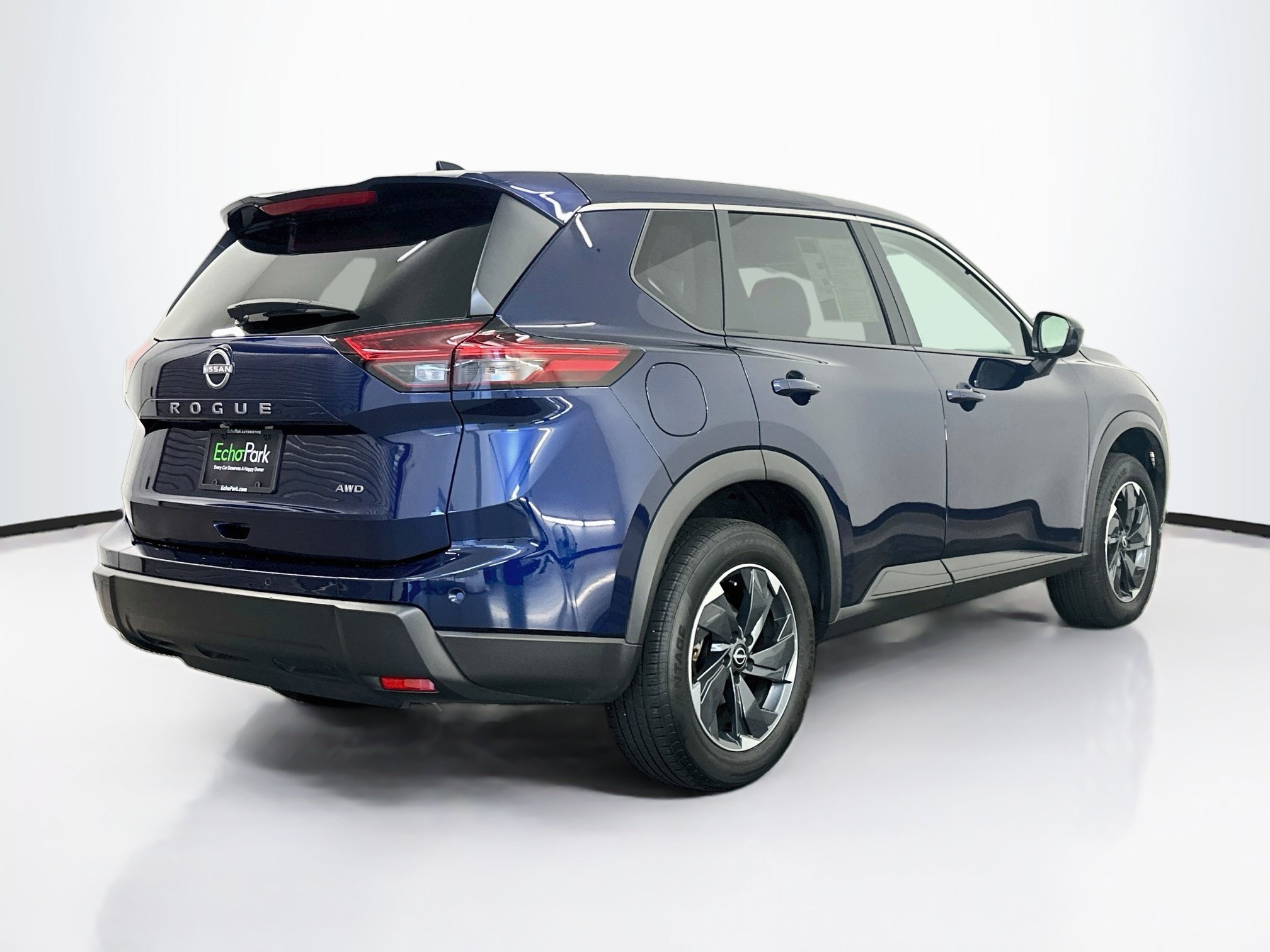 Used 2025 Nissan Rogue SV AWD/4WD image 9