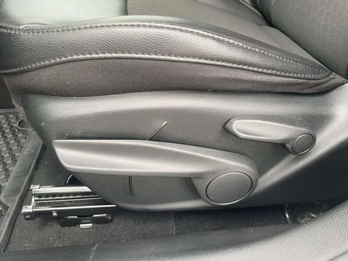 Used 2019 Jeep Compass Latitude w/ Cold Weather Group AWD/4WD image 13