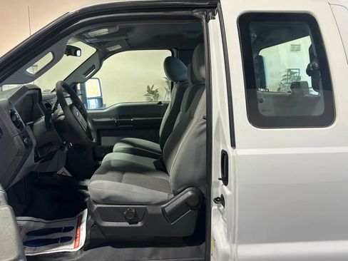 Used 2016 Ford F250 XL w/ Power Equipment Group image 7