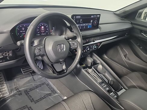 Certified 2025 Honda Accord Sport image 17