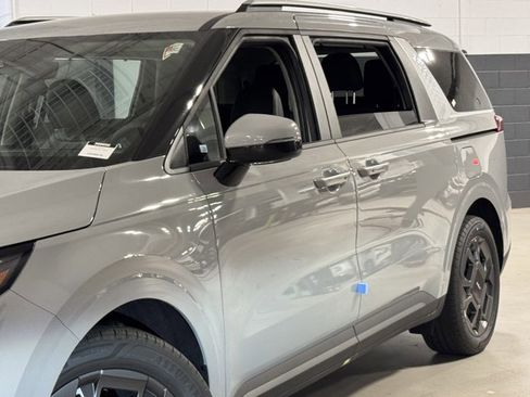 New 2026 Kia Carnival EX image 33