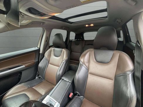 Used 2017 Volvo XC60 T5 Dynamic w/ Advanced Package image 11