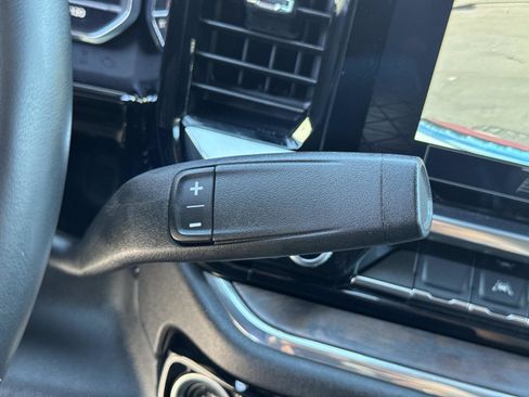 Used 2025 GMC Sierra 1500 SLT image 18