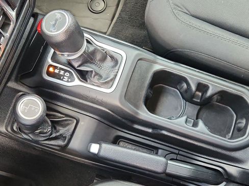 Used 2019 Jeep Wrangler Unlimited Sport S AWD/4WD image 15