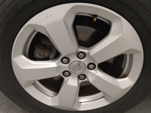 Used 2018 Jeep Compass Latitude w/ Popular Equipment Group image 31