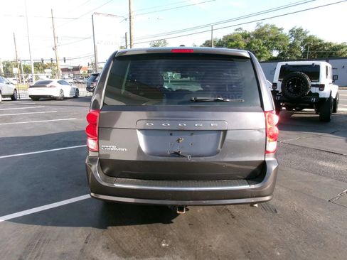 Used 2016 Dodge Grand Caravan American Value Package w/ UConnect Hands-Free Group FWD image 4