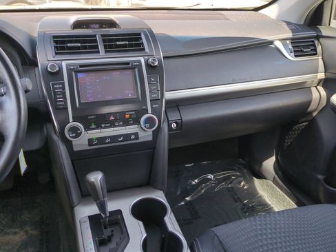 Used 2012 Toyota Camry SE FWD image 8