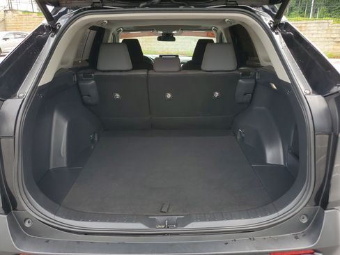 Used 2023 Toyota RAV4 XLE w/ Convenience Package FWD image 9