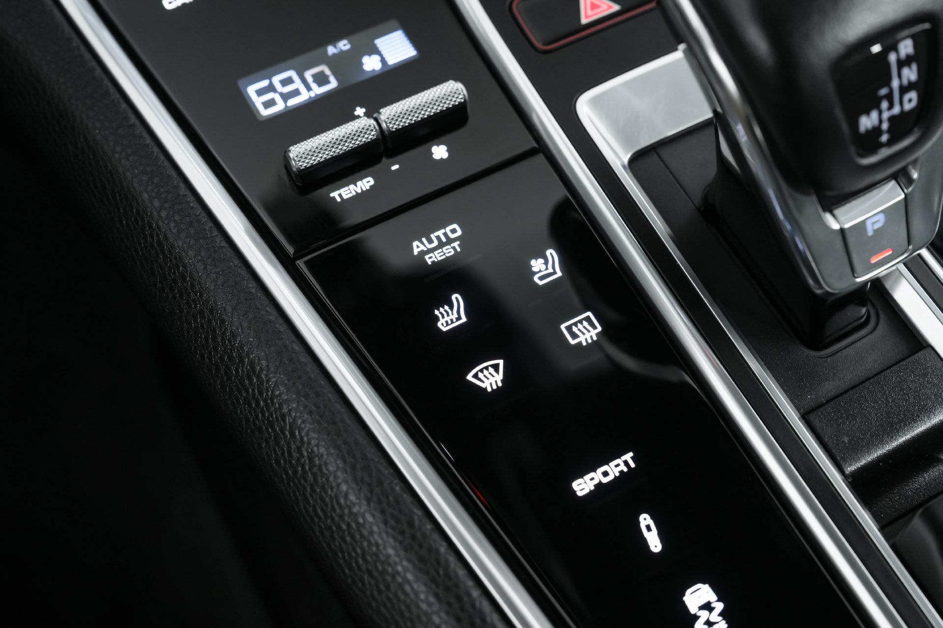 Used 2023 Porsche Panamera Platinum Edition RWD image 38