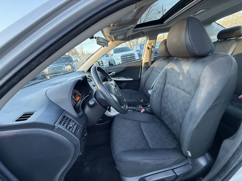 Used 2010 Toyota Corolla 4dr Sdn Auto S (Natl) image 11