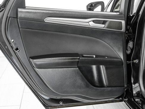 Used 2020 Ford Fusion SE image 42