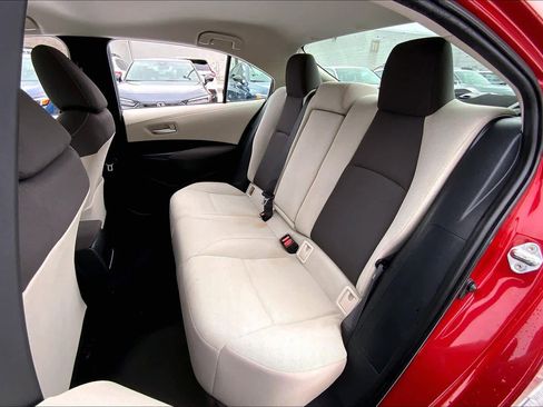 Used 2021 Toyota Corolla LE image 21