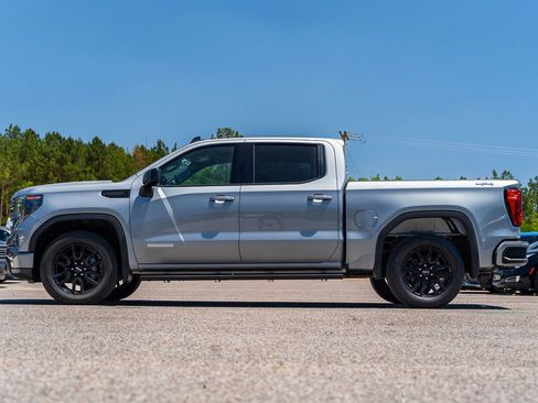 Used 2023 GMC Sierra 1500 Elevation AWD/4WD image 4