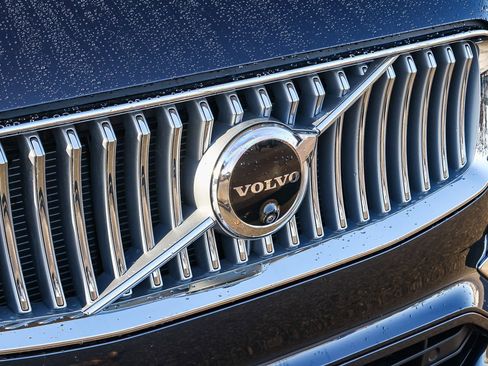 Used 2025 Volvo XC90 B5 Plus w/ Protection Package Premier image 16