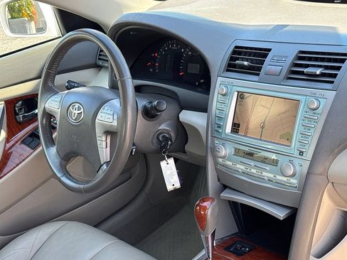 Used 2009 Toyota Camry XLE FWD image 29