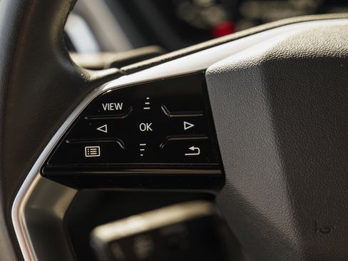 Used 2023 Audi Q4 e-tron Premium Plus w/ Premium Plus image 17