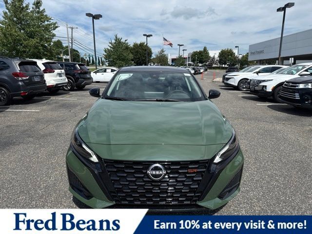 New 2026 Nissan Altima 2.5 SR w/ SR Midnight Edition Package FWD image 2