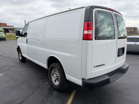 Used 2019 Chevrolet Express 2500 image 5