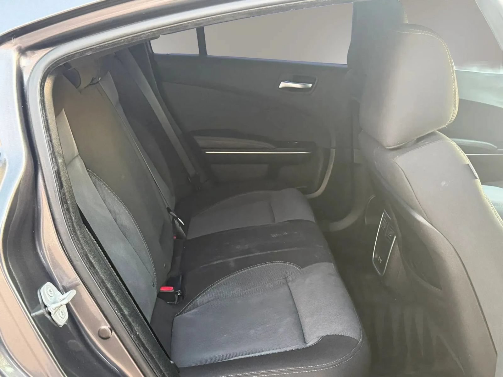 Used 2018 Dodge Charger SXT RWD image 18