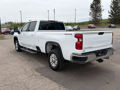 Used 2025 Chevrolet Silverado 2500 LT w/ Convenience Package AWD/4WD image 6