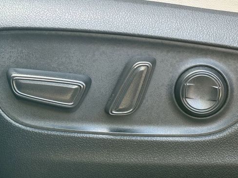 Used 2024 Toyota RAV4 XLE Premium image 22