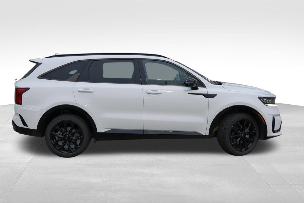 Used 2023 Kia Sorento SX AWD/4WD image 3