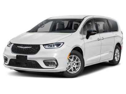 Used 2025 Chrysler Pacifica Select