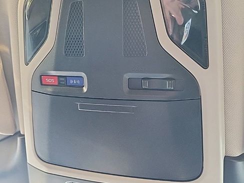 Used 2023 Subaru Outback Premium image 12