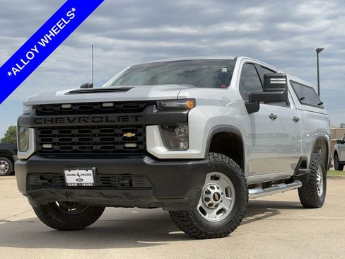 Used 2021 Chevrolet Silverado 2500 W/T w/ WT Convenience Package AWD/4WD image 2