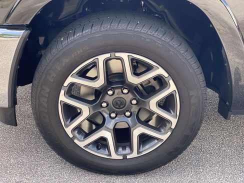 Used 2025 RAM 1500 Laramie AWD/4WD image 13