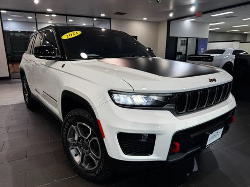 Used 2022 Jeep Grand Cherokee Trailhawk w/ Luxury Tech Group III AWD/4WD image 7
