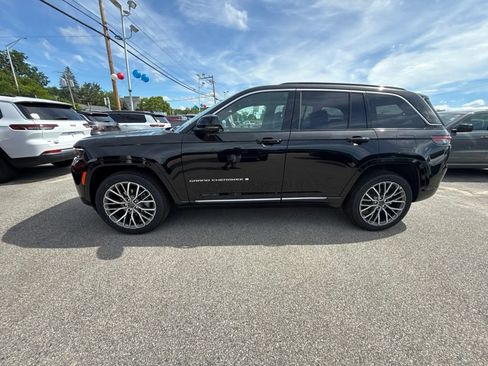 New 2026 Jeep Grand Cherokee Summit AWD/4WD image 2