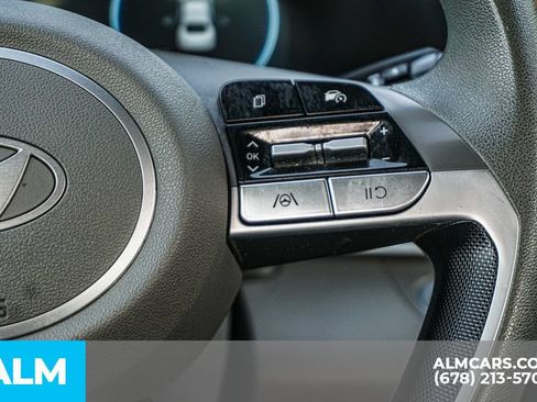 Used 2024 Hyundai Elantra SEL FWD image 29