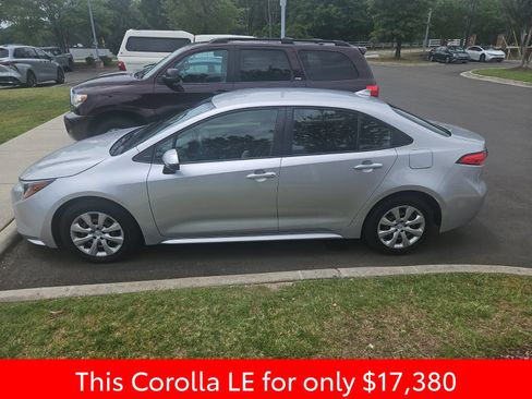 Used 2020 Toyota Corolla LE FWD image 7