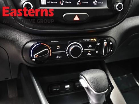 Used 2025 Kia Soul LX w/ LX Technology Package FWD image 20